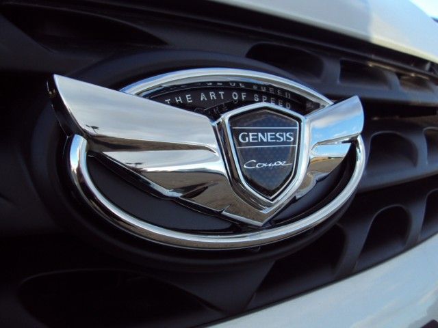 hyundai genesis logo